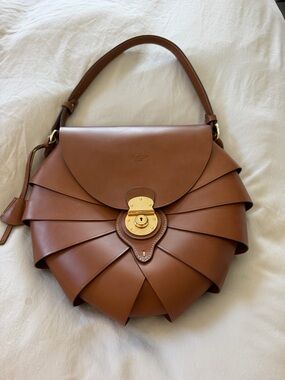 Chestnut Leather Fan-Layer Shoulder Bag with Gold-Tone Lock